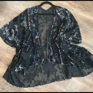 Velvet Kimono 3/$25 ✅